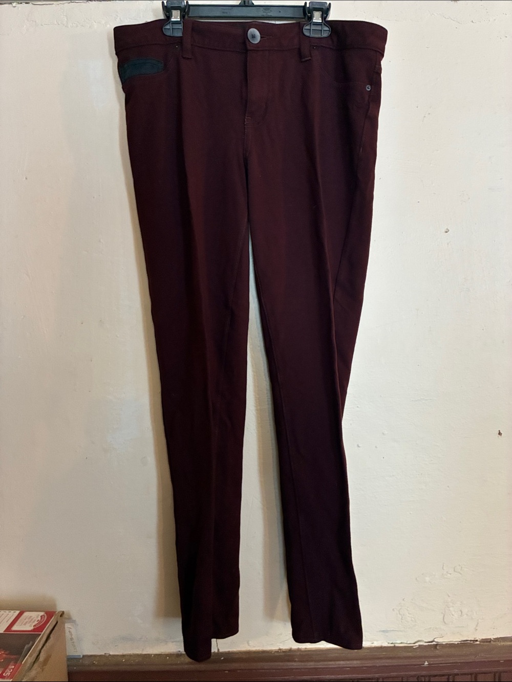 Calvin Klein Jeans Women's Skinny Pants in Burgundy